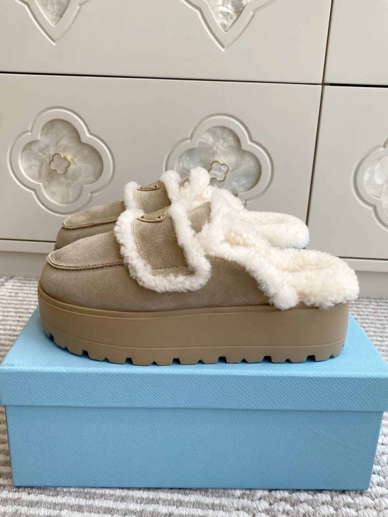 Pra*a slippers